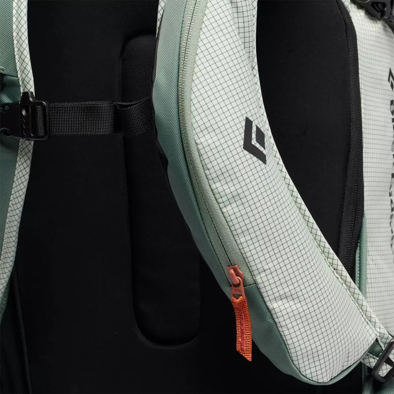 Black Diamond Dawn Patrol 25 M/L kuprinė, šviesiai žalia/juoda