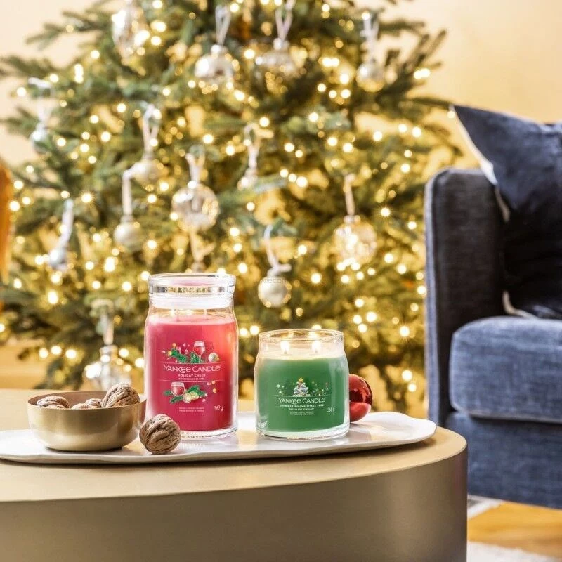 Yankee Candle Shimmering Christmas Tree žvakė, vidutinė