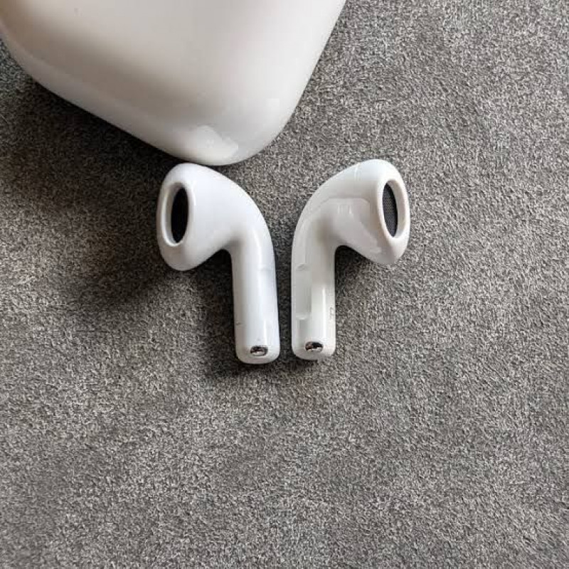 Apple AirPods 5 ausinės, baltos spalvos, MKFW4LL/A