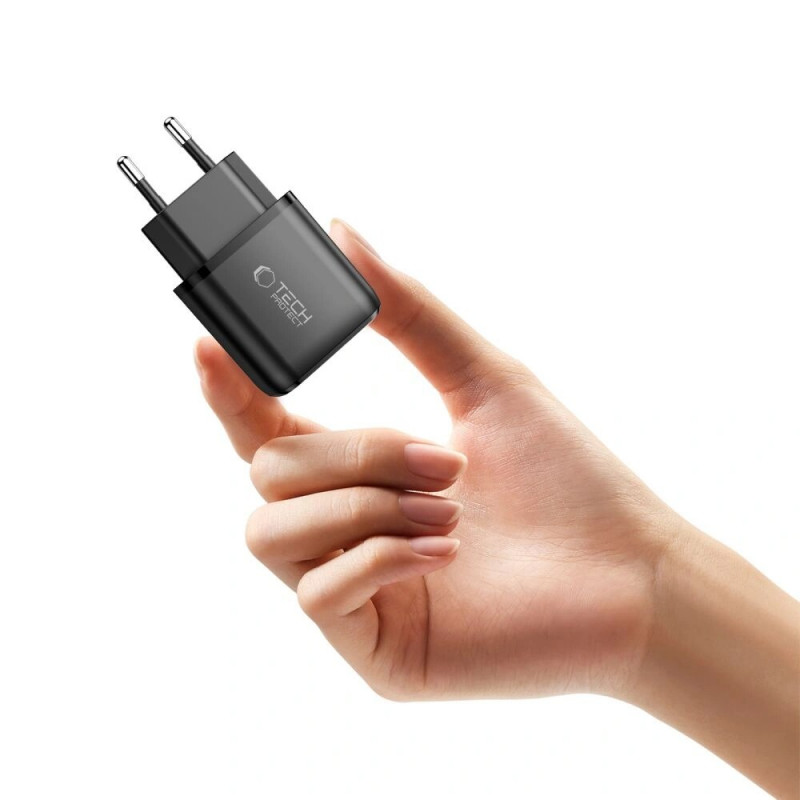 Juodas Tech-Protect NCA20 įkroviklis į rozetę su USB-A / USB-C jungtimis, PD 20W / QC3.0