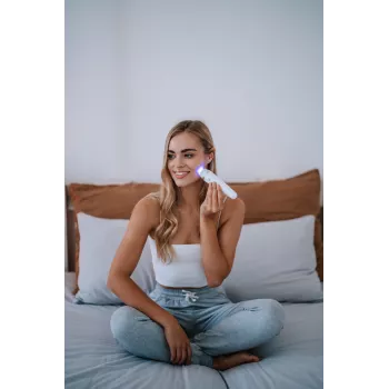 Beautifly Glossy Acne Young veido valymo šepetėlis su mėlyna LED šviesos terapija ir šildymo funkcija, rožinis auksas/rožinė