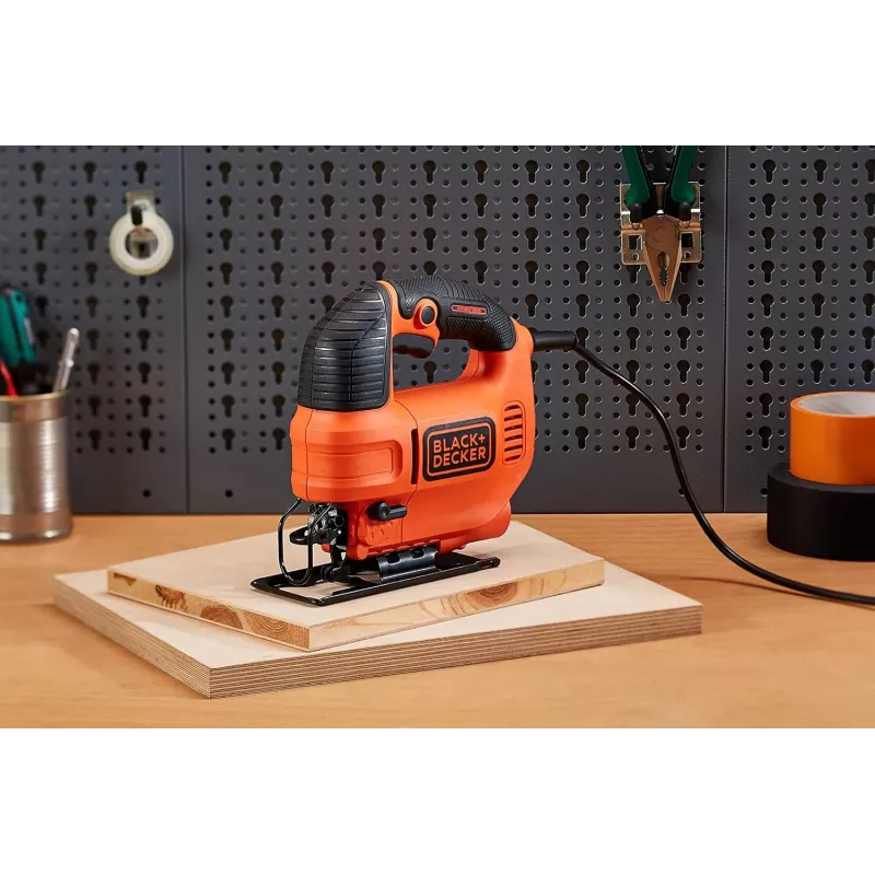 BLACK & DECKER Pjūklas KS701PEK-QS 520W kintamo greičio su švytuokliniu veikimu