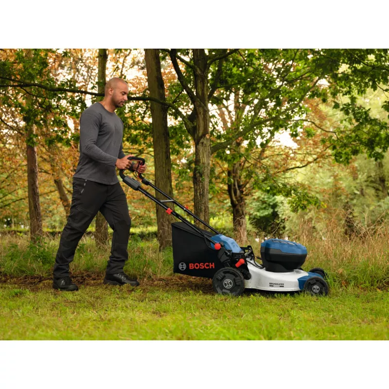 BOSCH POWERTOOLS belaidė vejapjovė GRA 18V2-46SP Professional, 36V (2x18V), mėlyna, 2x 5,5 Ah ličio jonų baterija, įkroviklis