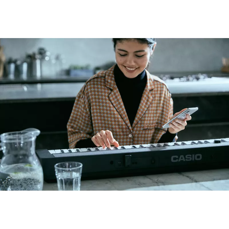 Casio CT-S1 61 klavišų skaitmeninis sintezatorius, juodas