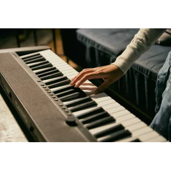 Casio CT-S1 61 klavišų skaitmeninis sintezatorius, juodas