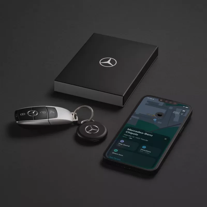 Chipolo LOOP Mercedes – Įkraunamas Bluetooth sekiklis su silikonine kilpa, skirtas iOS ir Android, juodos spalvos