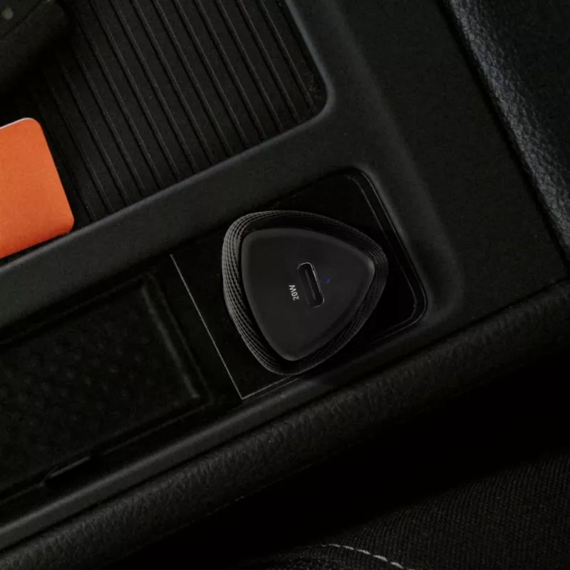 Forcell F-Energy Carbon Automobilinis Įkroviklis USB-C QC3.0 PD 20W su USB-C į Lightning Laidu CC50-1C Juodas