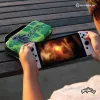 Hyperkin M07541-MTCN Kietas Dėklas, Žalias, Įvairiaspalvis, PEVA, Skirtas Nintendo Switch Lite, Atsparus Smūgiams, Atsparus Vandeniui, Nešiojimo Maišelis