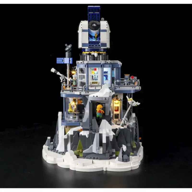 Lumibricks Alpių observatorija – šviečiantis konstruktorius (1180 det.)