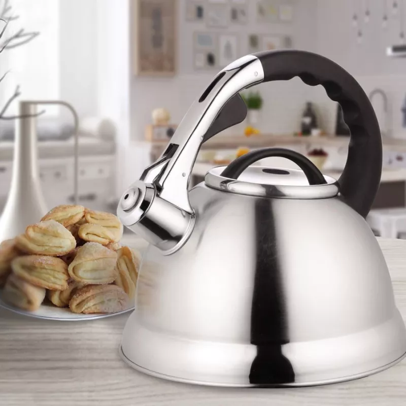 MEO Stovetop Kettle 2.8L MR-1328 MAESTRO – Nerūdijančio plieno virdulys su švilpuku, tinka indukcijai ir visoms kaitlentėms, sidabrinis