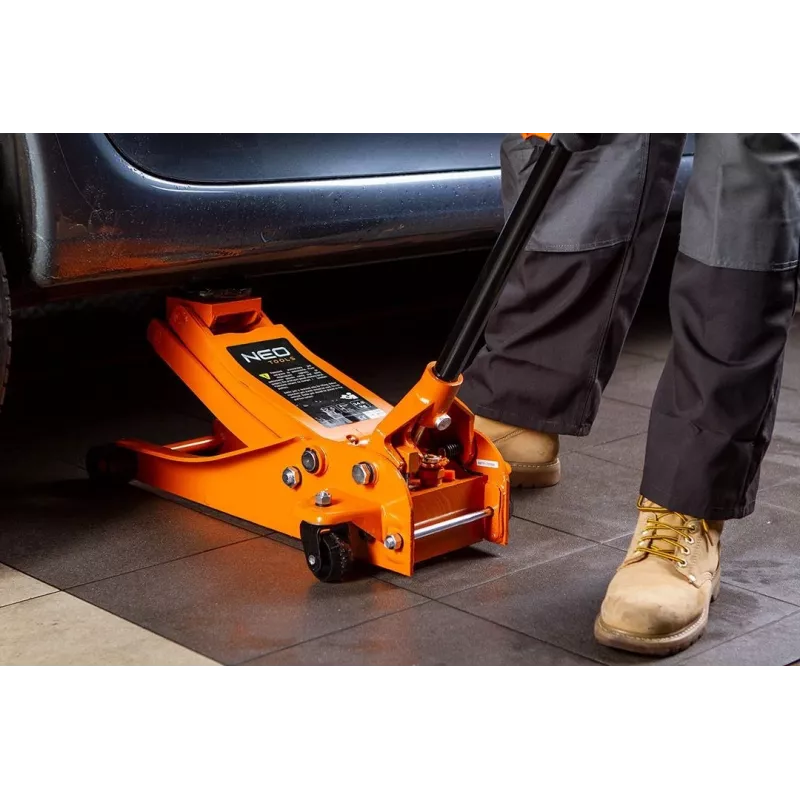 NEO TOOLS 11-731 Žemo profilio hidraulinis domkratas 2,5 t