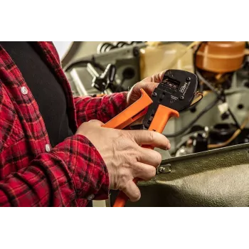 NEO TOOLS TOP-01-555 – Replesinis presavimo įrankis izoliuotiems antgaliams 0,5–6 mm² (20–10 AWG) su savaime prisitaikančiais nasrais ir greito atleidimo funkcija