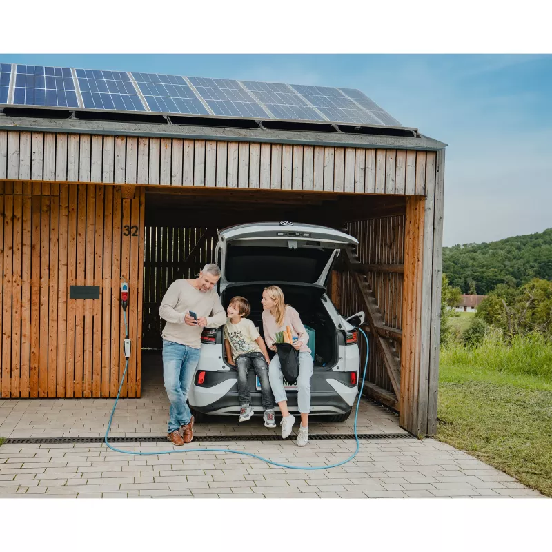 NRGkick Mobile Wallbox 16A 5m Pure for PV Charging (balta, 11 kW, 5 metrų kabelis, WLAN + Bluetooth)