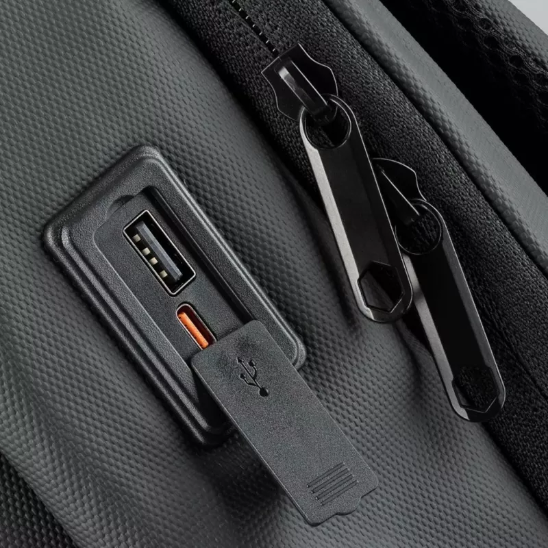 QUALO Laptop Backpack Ultimate Line USB-C 15.6 Juoda