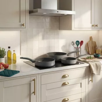 Salter BW14713 Alto 20cm keptuvė – kaltas aliuminis, tinka indukcijai, juoda