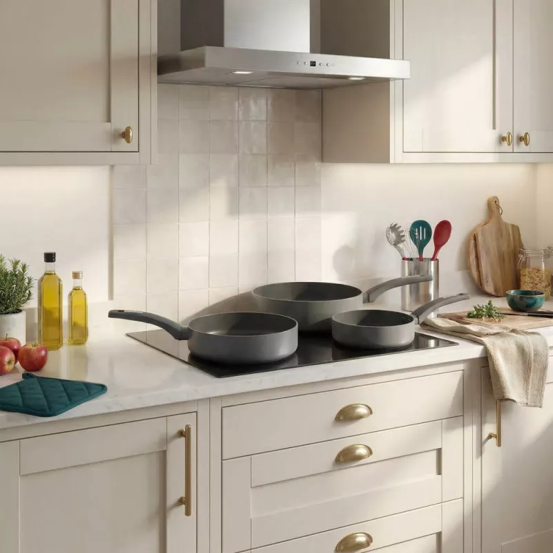 Salter BW14713 Alto 20cm keptuvė – kaltas aliuminis, tinka indukcijai, juoda