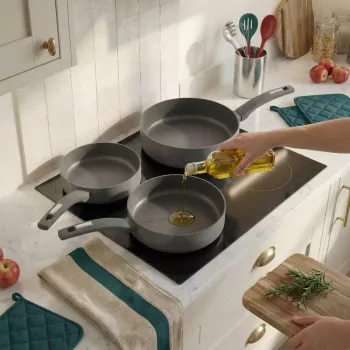 Salter BW14714 Alto 24cm keptuvė – Kaltas aliuminis, PFOA-free nelipni danga, tinka indukcijai, anglies pilka