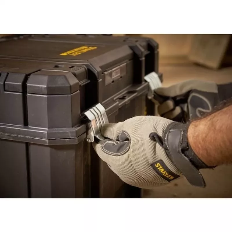 Stanley FATMAX PRO-STACK įrankių kietas dėklas, 22L, IP54, juodas su geltonais akcentais