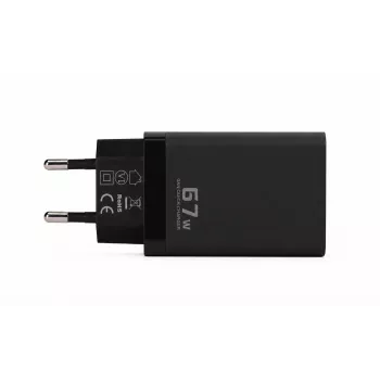 Voltage GaN Charger 67W sieninis įkroviklis, PD 3.0 / QC 3.0, 2x USB-C & 1x USB-A, EU kištukas, juodas