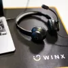 WINX CALL Clear 3,5 mm laidinės ausinės su triukšmą slopinančiu mikrofonu, garsumo reguliavimu ir odinėmis pagalvėlėmis - juodos