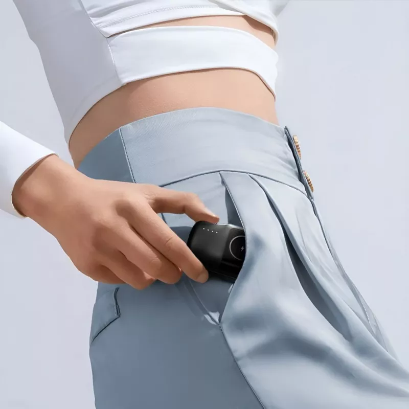 Wozinsky WF16-YLS Mini Power Bank 5000mAh 15W su integruotu USB-C laidu ir Apple Watch įkrovikliu - Juoda