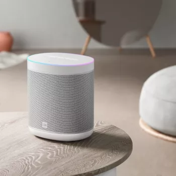 Xiaomi Smart Speaker su Google Assistant, Chromecast, IR nuotolinio valdymo ir LED laikrodžiu - juoda