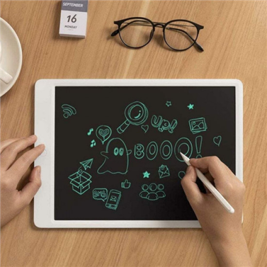 Xiaomi | Mi LCD Writing Tablet | 13.5  | LCD | Black Board/Green Font | It has no memory - you write one page, then delete it completely with one button; The life of the button battery is about a year when the display is cleared 100 times a day